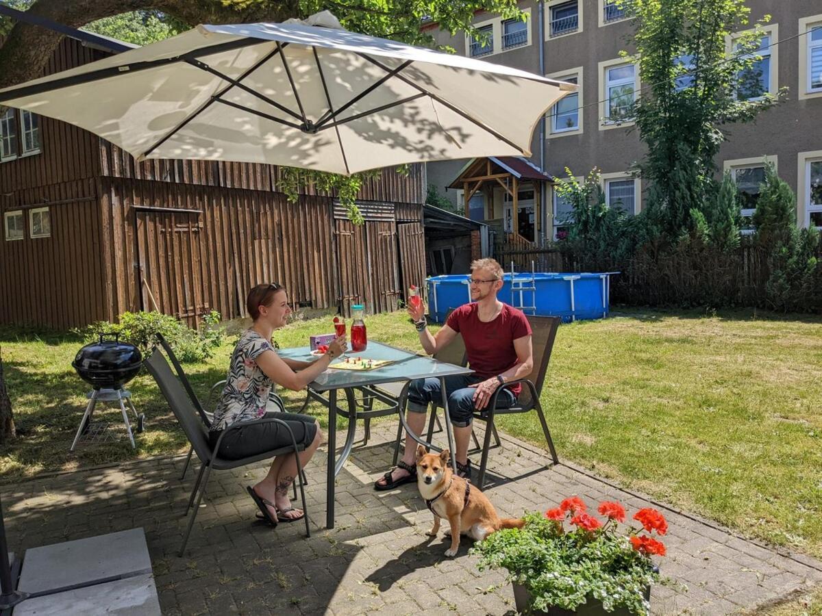 H2 - Urlaubsmagie - Garten, Pool, Terrasse, Grill Sebnitz Exteriör bild